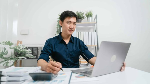 Maîtrisez excel et google sheets avec livementor en 3 mois